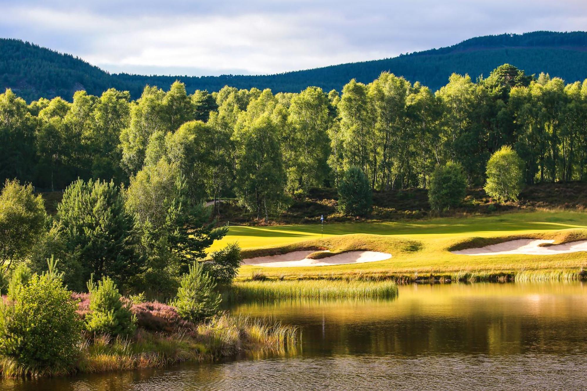 Macdonald Spey Valley Resort 阿维莫尔 外观 照片